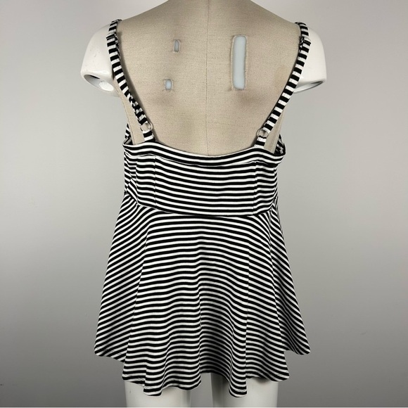 Torrid Black & White Stripe Sweetheart Knit Cami size 00 - Picture 3 of 8